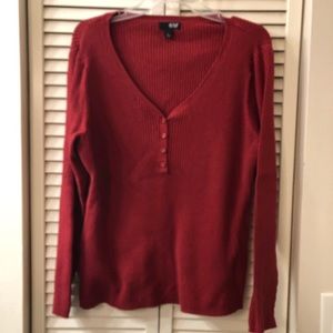 Woman’s Maroon/red XL sweater.
